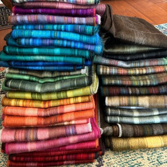 Beautiful alpaca scarf from Ecuador so soft and warm! - Picture 8 of 10